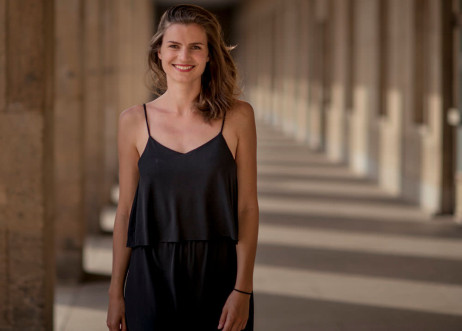 Model: Valerie 89965