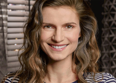 Model: Valerie 89970