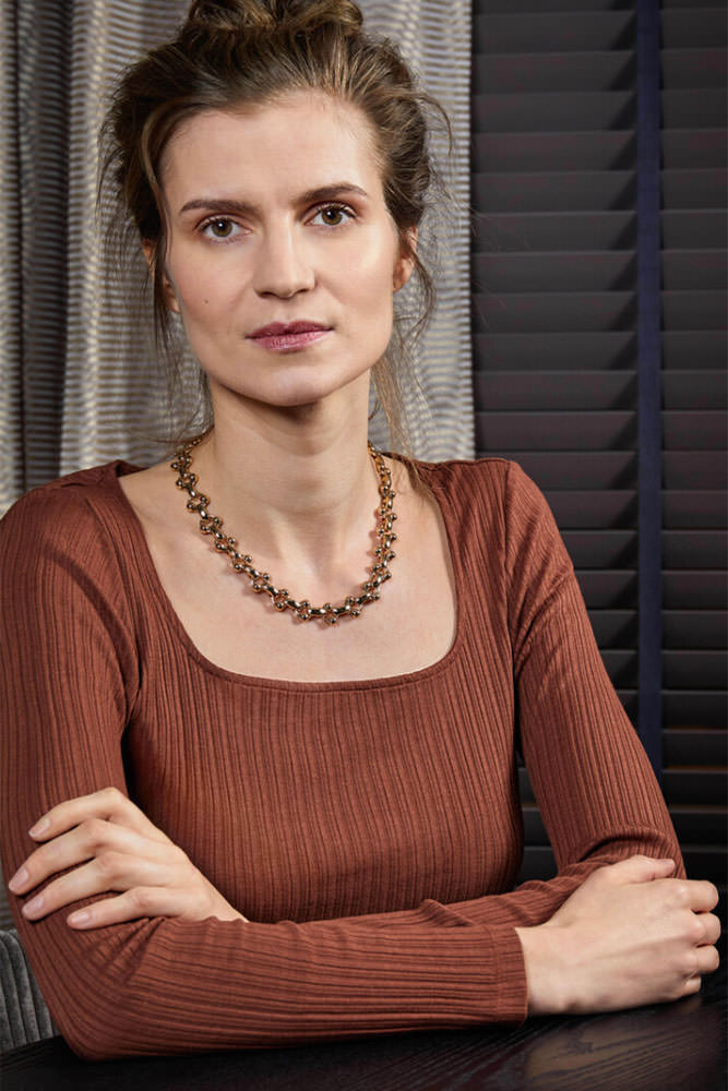 Model: Valerie 89980